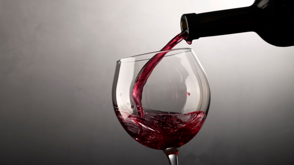 bicchiere balloon dal profilo spanciato e largo per grandi vini rossi