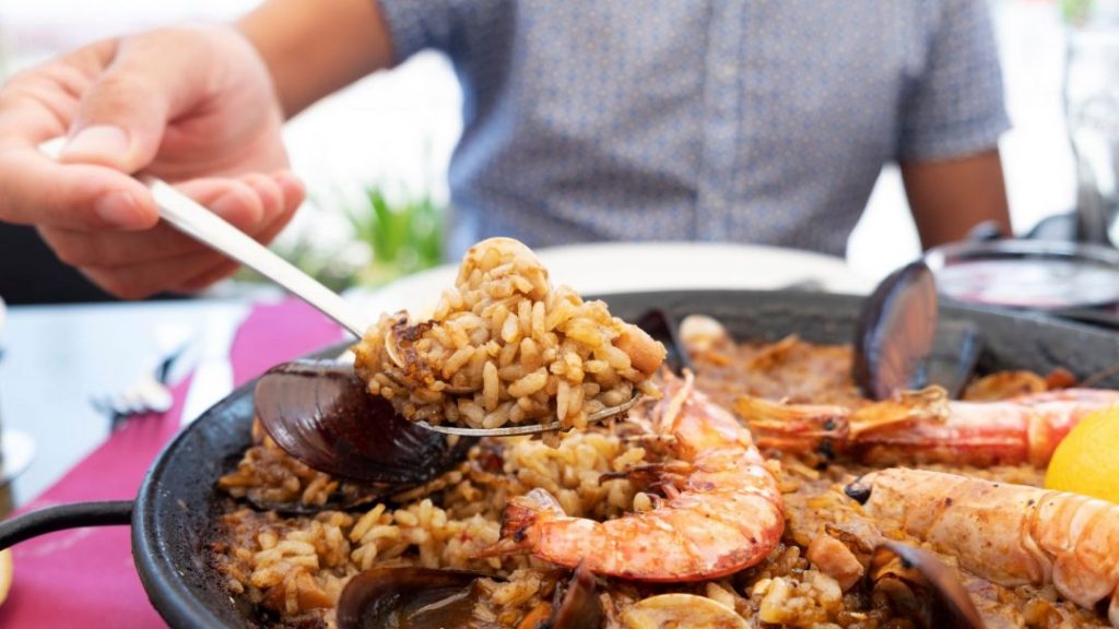piatto di paella spagnola